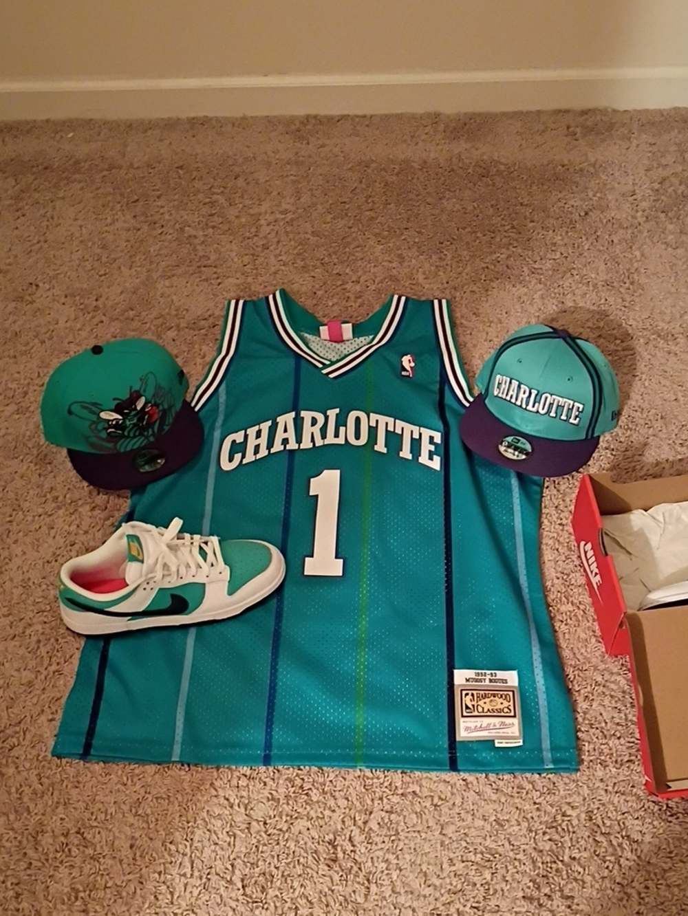 Charlotte Hornets Mitchell And Ness Muggys Bogues Basketball Jersey -